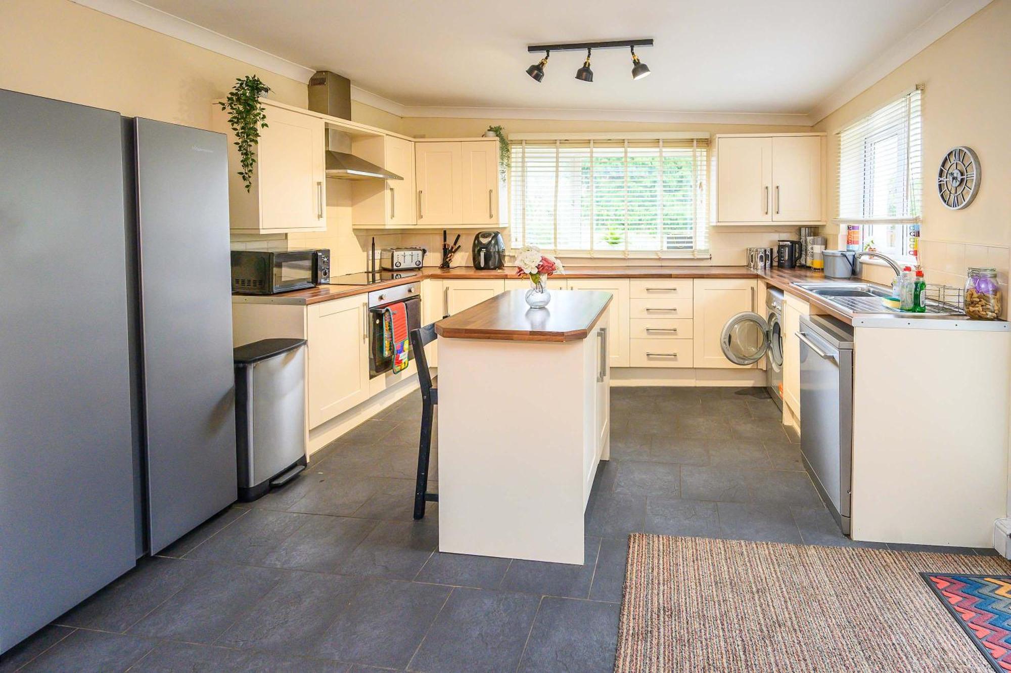 Llareggub Amazing House In Afan Forest With Breath-taking Views By Staystaycations *