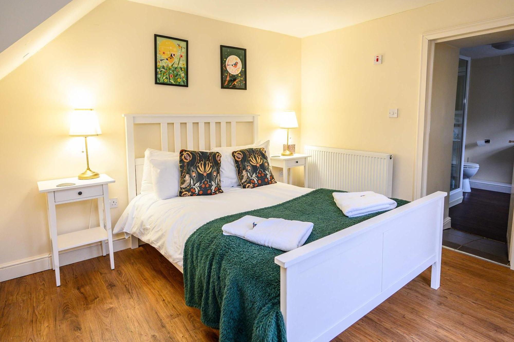 Llareggub Amazing House In Afan Forest With Breath-taking Views By Staystaycations *